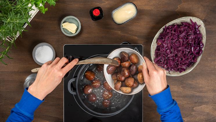 Apfel-Rotkohl mit glasierten Maronen