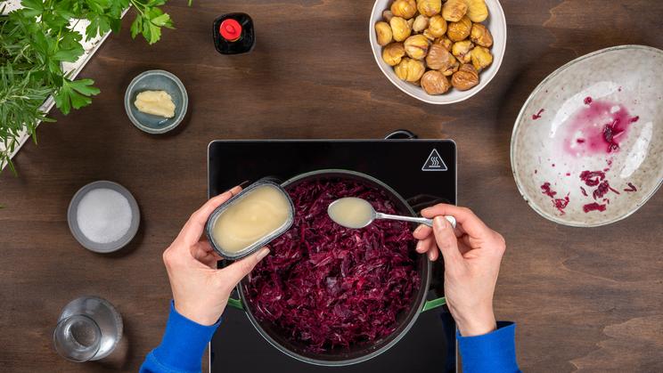 Apfel-Rotkohl mit glasierten Maronen