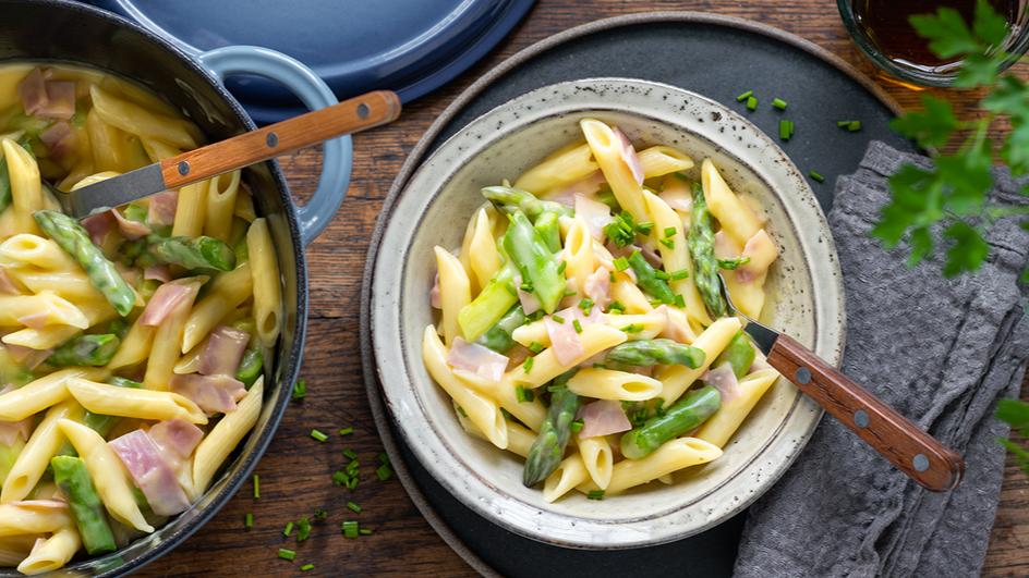 Penne mit Spargel-Schinken-Sauce