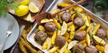 Mediterrane Frikadellen mit Ofenkartoffeln
