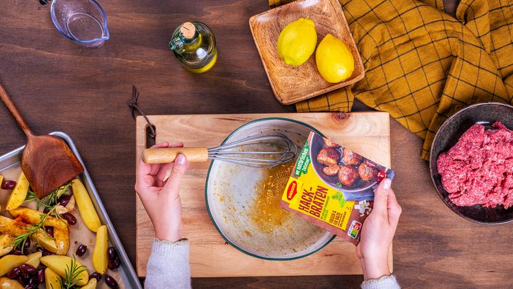 Mediterrane Frikadellen mit Ofenkartoffeln