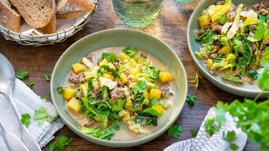 Wirsing-Kartoffel-Eintopf mit Hackfleisch