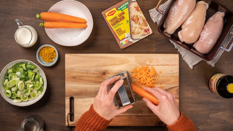 Buntes Zwiebel-Sahne-Hähnchen