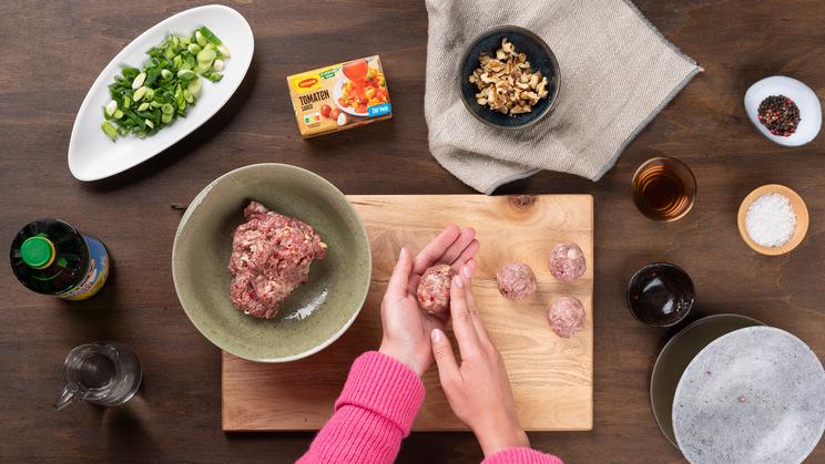 Albondigas in Sherry-Tomaten-Sauce