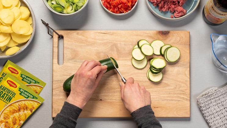Zucchini-Hackfleisch Gratin mit Fetakäse
