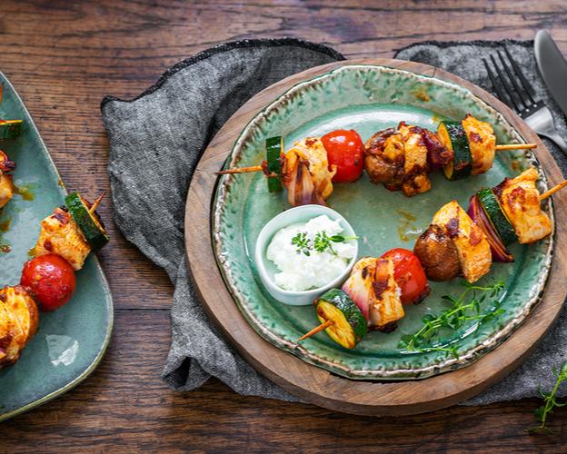 Mediterrane Hähnchen-Gemüse-Spieße