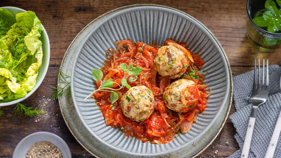 Semmelknödel mit Tomaten-Fenchel-Sugo