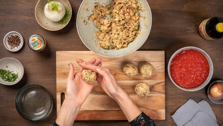 Semmelknödel mit Tomaten-Fenchel-Sugo