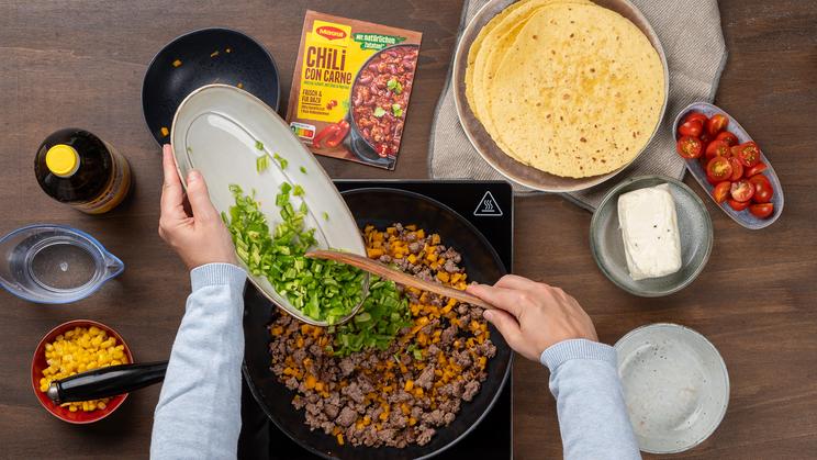 Wrap mit Kürbis und Halloumi