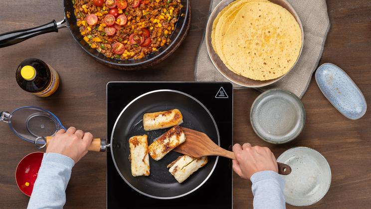 Wrap mit Kürbis und Halloumi