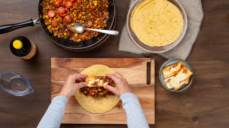 Wrap mit Kürbis und Halloumi