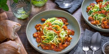 Zoodles mit Tofu Bolognese