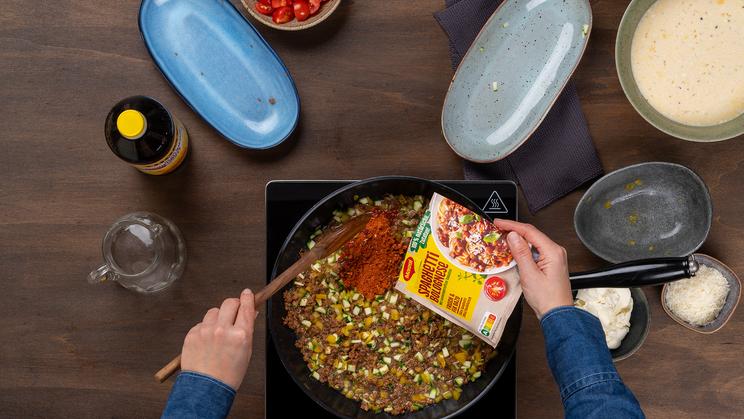 Gefüllte Pfannkuchen mit Veggie Hack und Gemüse