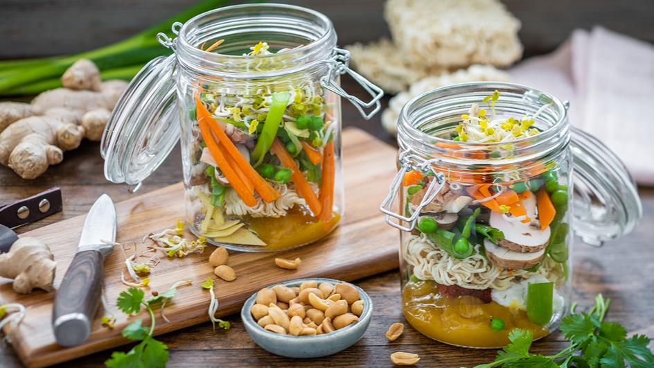 Asiatische Nudelsuppe to go