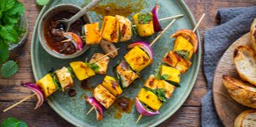Halloumi-Mango-Spieße