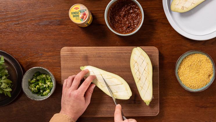 Gefüllte Aubergine mit Bulgur