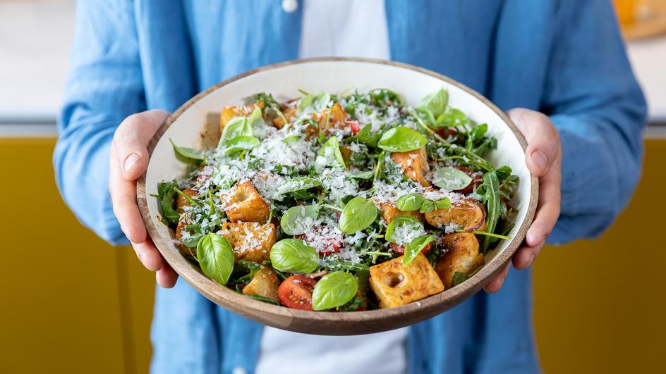 Mediterraner Brotsalat