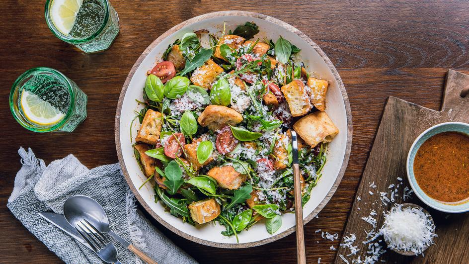 Mediterraner Brotsalat