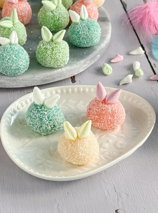 Mini brigadeiros de coco para Pascua
