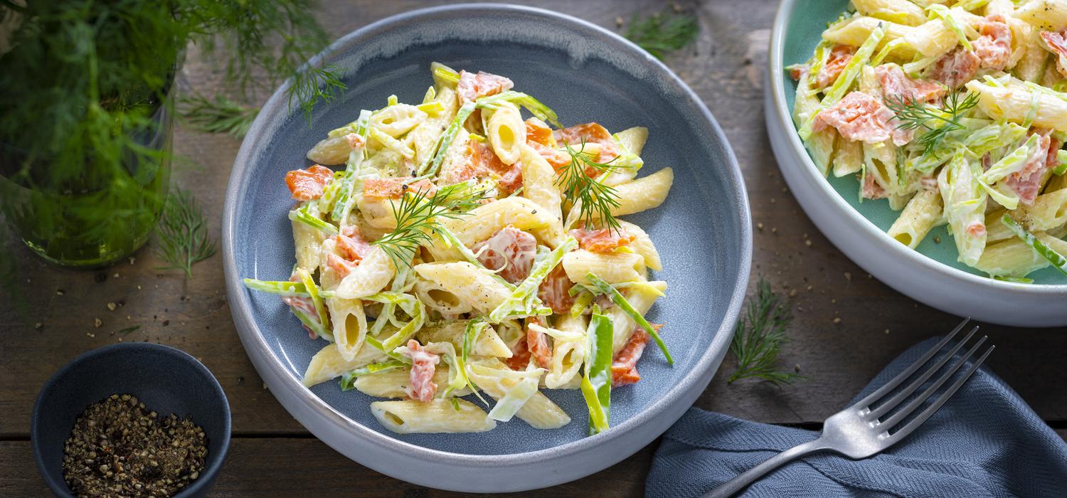 Nudelsalat mit Lauch und Räucherlachs