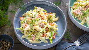 Nudelsalat mit Lauch und Räucherlachs