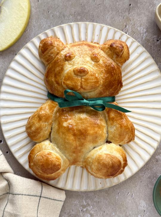Osito de Hojaldre Relleno de Manzana y Canela