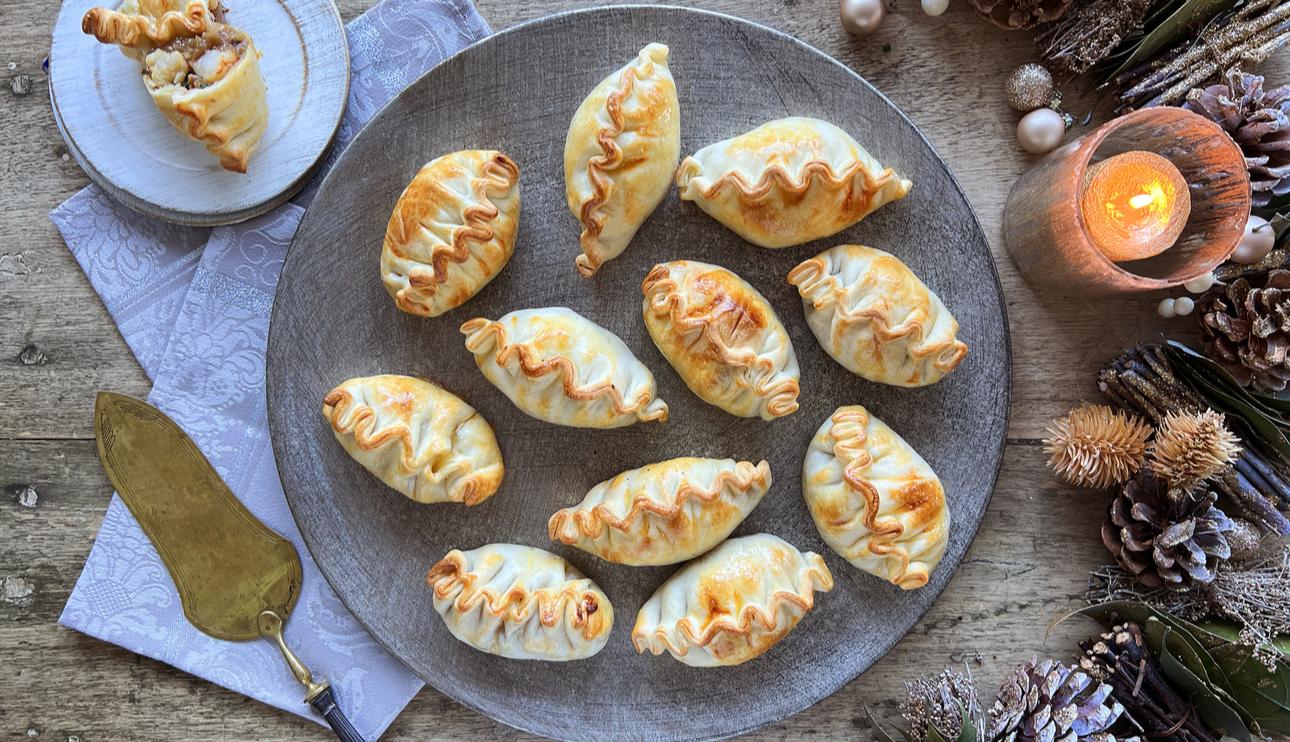 Paquetitos de gambones con cebolla caramelizada