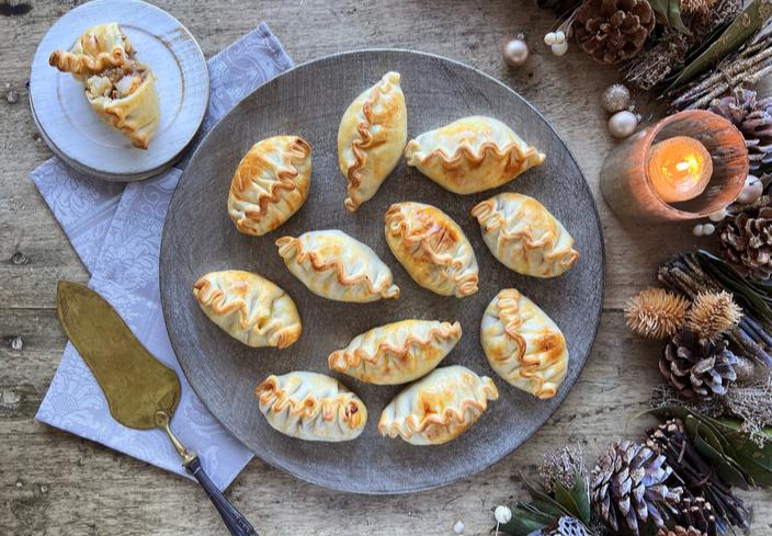 Paquetitos de gambones con cebolla caramelizada