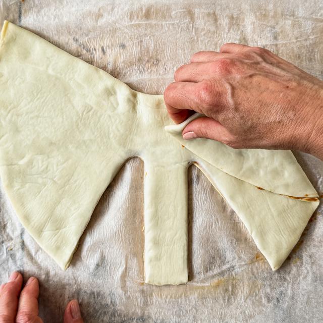 Lazo de hojaldre y crema Bíscoff