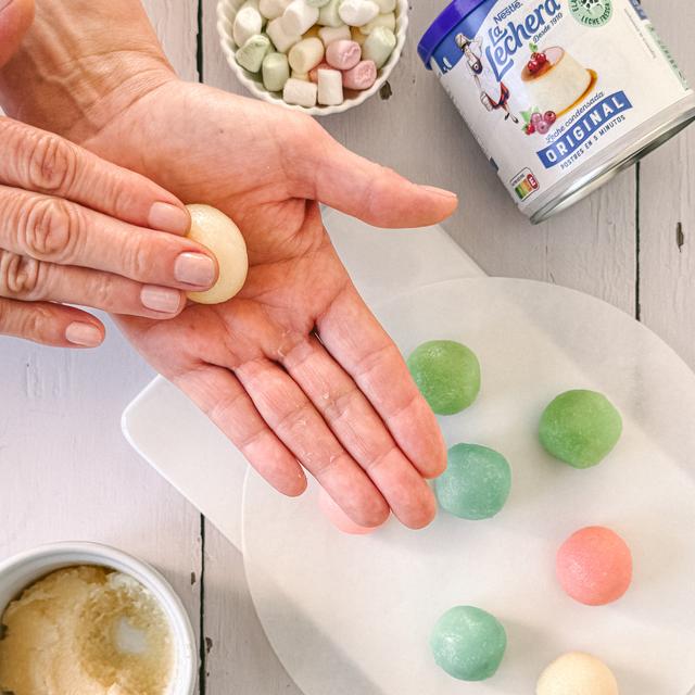 Mini brigadeiros de coco para Pascua