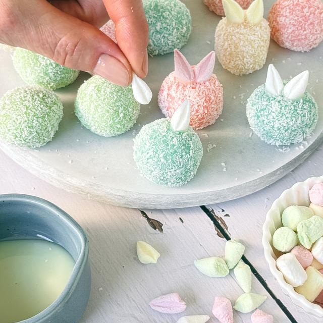 Mini brigadeiros de coco para Pascua