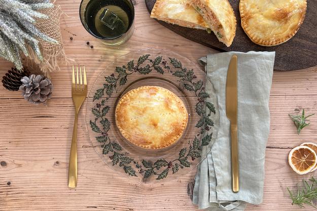Pastelitos de salmón a la naranja con espárragos