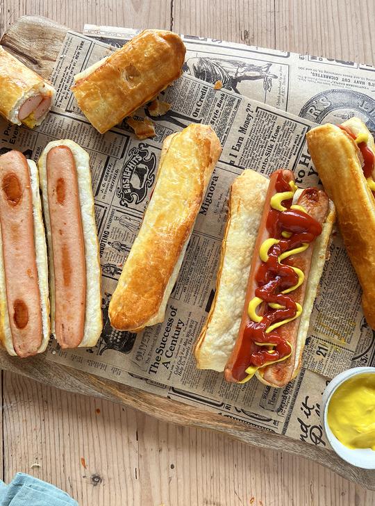 Perritos calientes hojaldrados