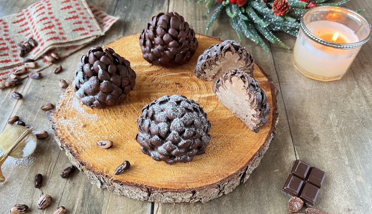 Piñas de polvorón y chocolate