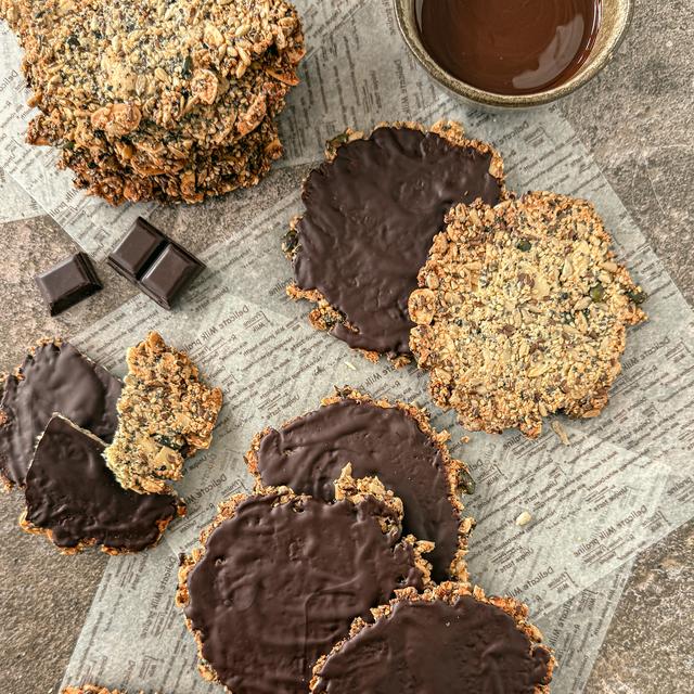 Galletas crujientes de semillas y chocolate