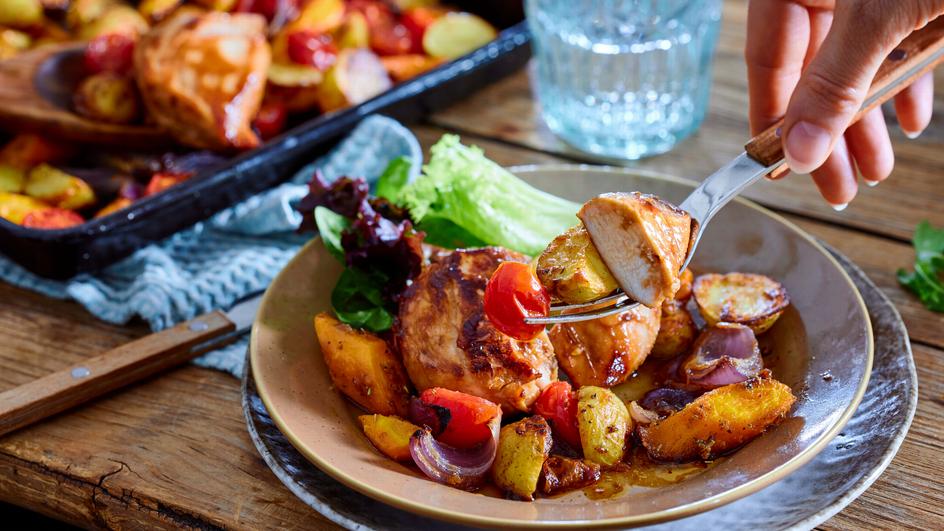 Balsamico-Hähnchen mit Ofengemüse