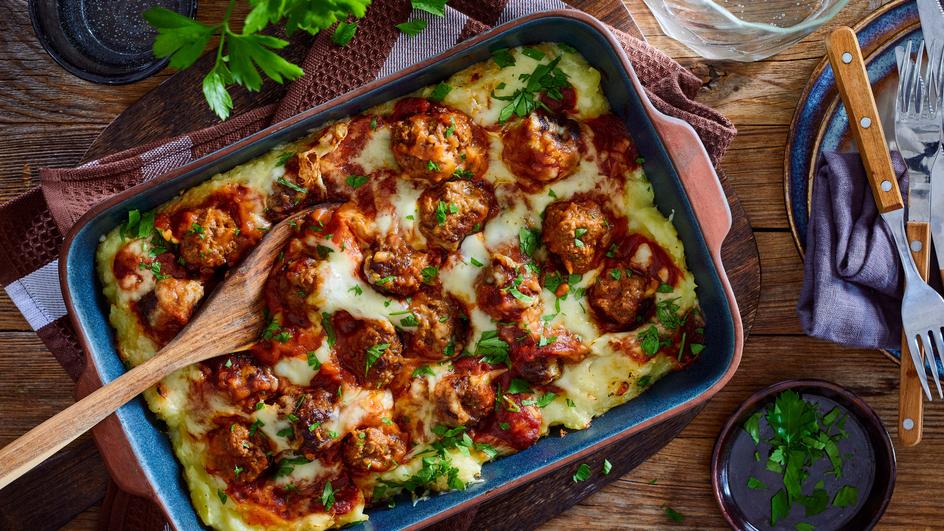 Hackbällchen-Auflauf mit Kartoffelpüree