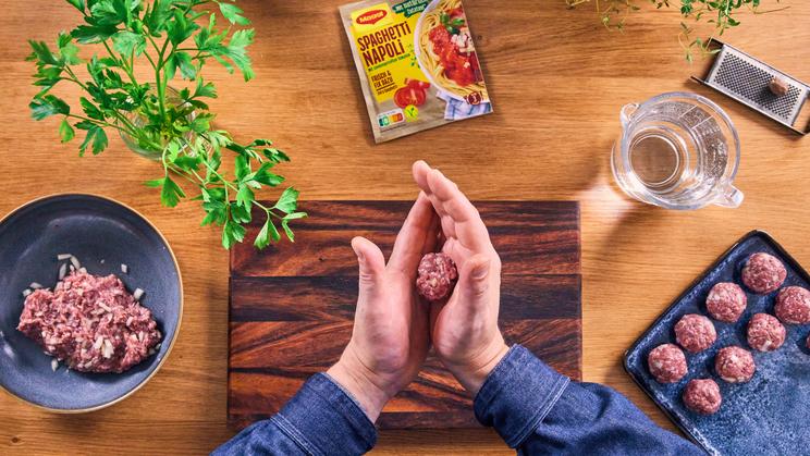 Hackbällchen-Auflauf mit Kartoffelpüree