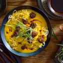 Kürbis-Kokos-Suppe mit Hackbällchen
