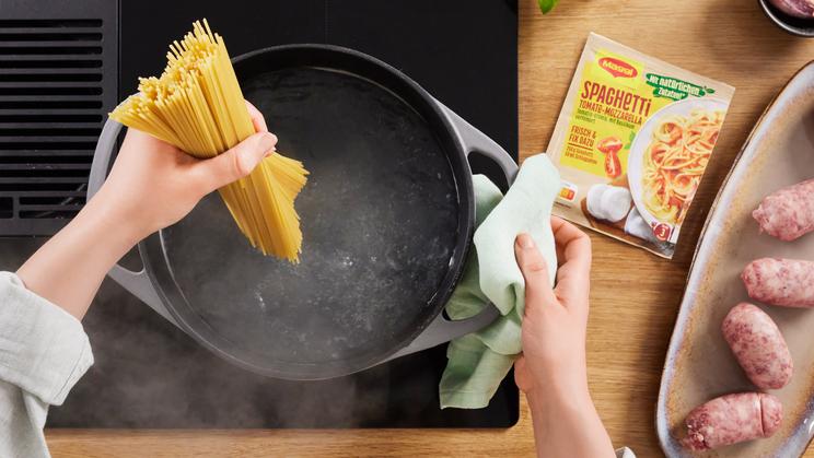 Pasta mit Salsiccia-Bällchen