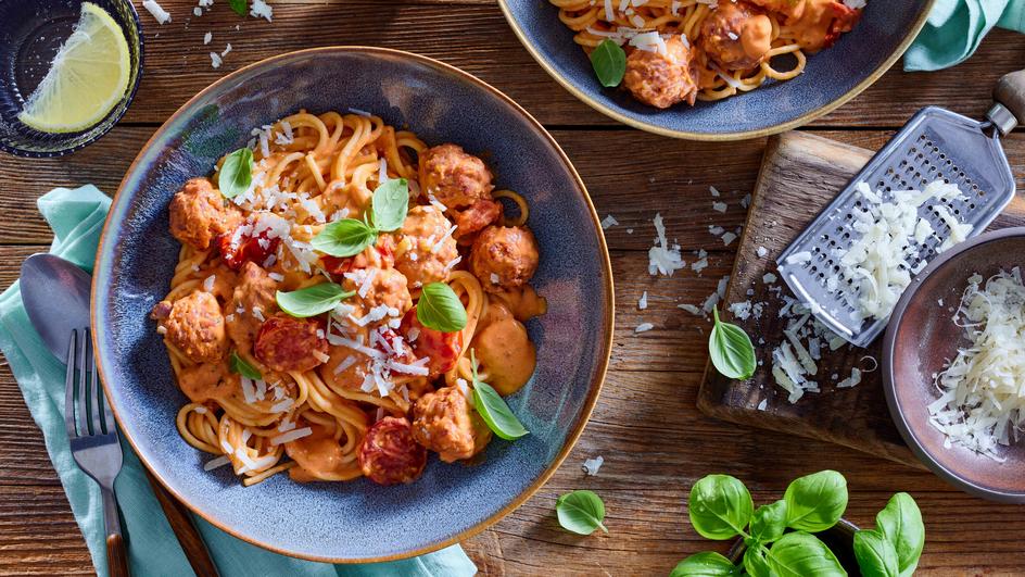 Pasta mit Salsiccia-Bällchen
