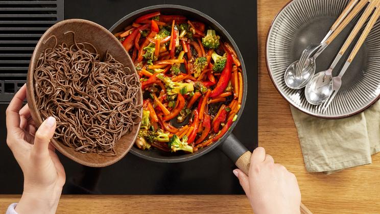 Soba-Nudel-Pfanne
