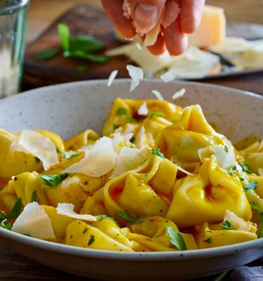 Tortellini mit Kürbissauce alla Vodka