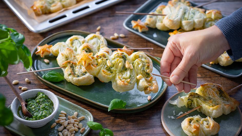 Pesto-Blätterteig Tannenbäume