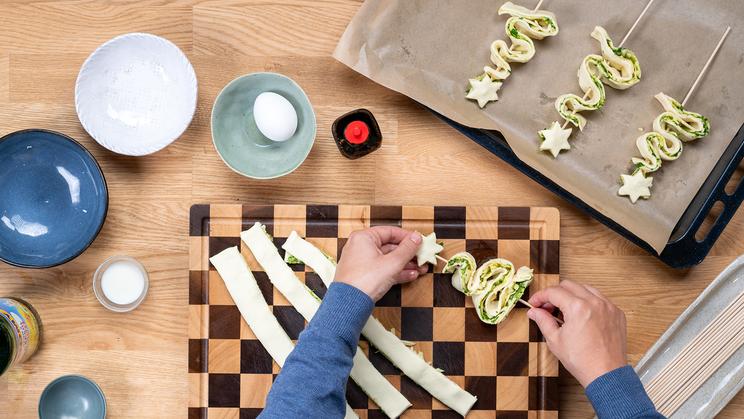 Pesto-Blätterteig Tannenbäume