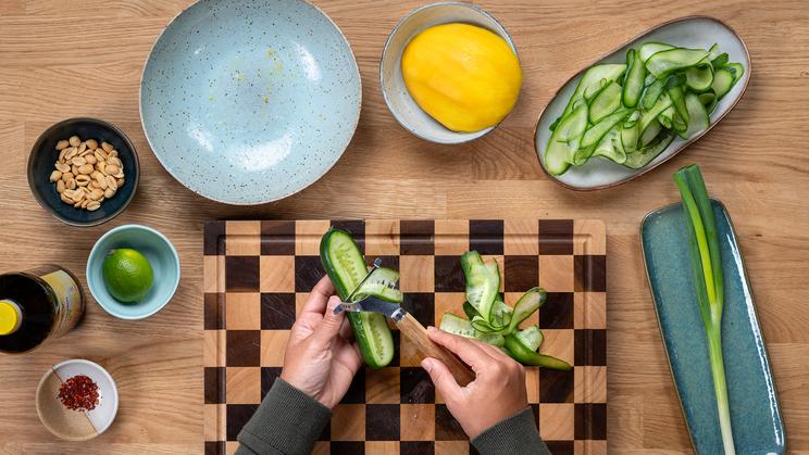 Curry Chicken Nuggets im Airfryer mit asiatischem Salat