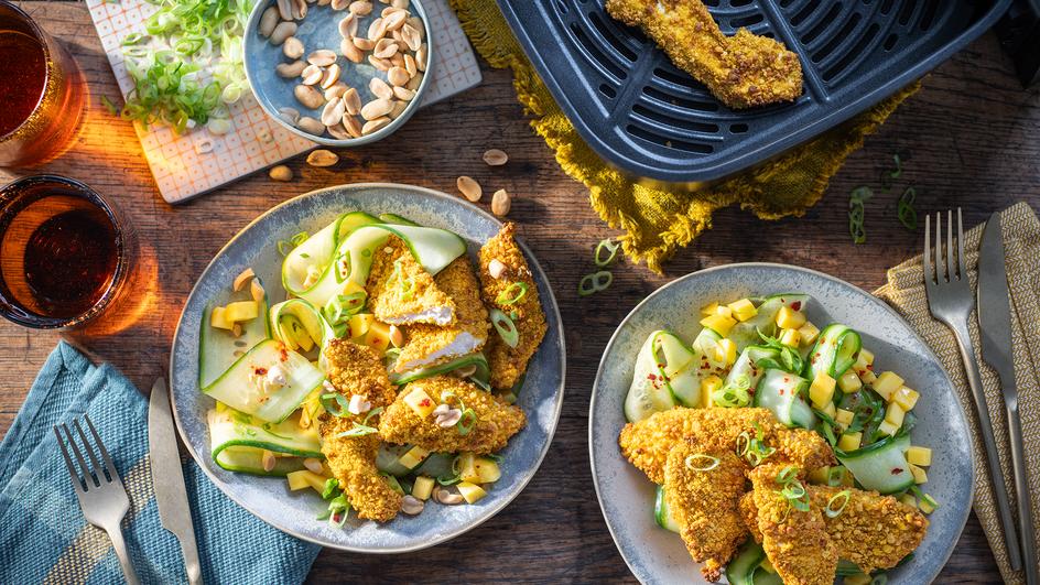 Curry Chicken Nuggets im Airfryer mit asiatischem Salat