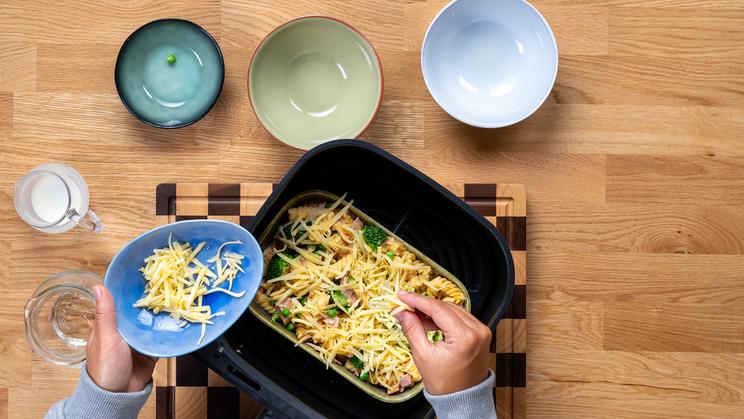 Nudel-Gratin mit Schinken und Brokkoli im Airfryer