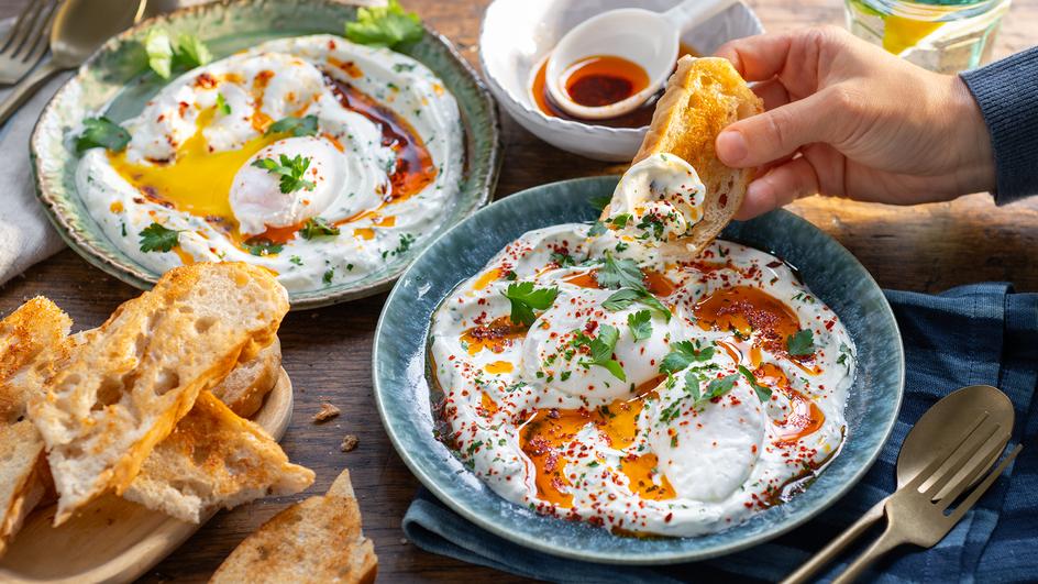 Turkish Eggs mit Joghurt