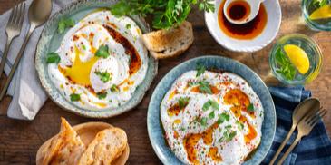 Turkish Eggs mit Joghurt